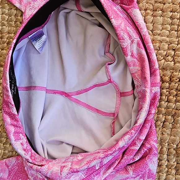 A) Lula roe workout pants - Picture 6 of 7